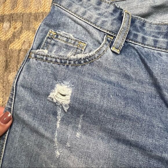 One X One Teaspoon Distressed Freebirds Boyfriend Cut Jeans - Picture 9 of 10